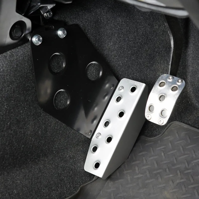 APIO Aluminium Driver's Footrest for Suzuki Jimny (2018 ) - Manual Transmission