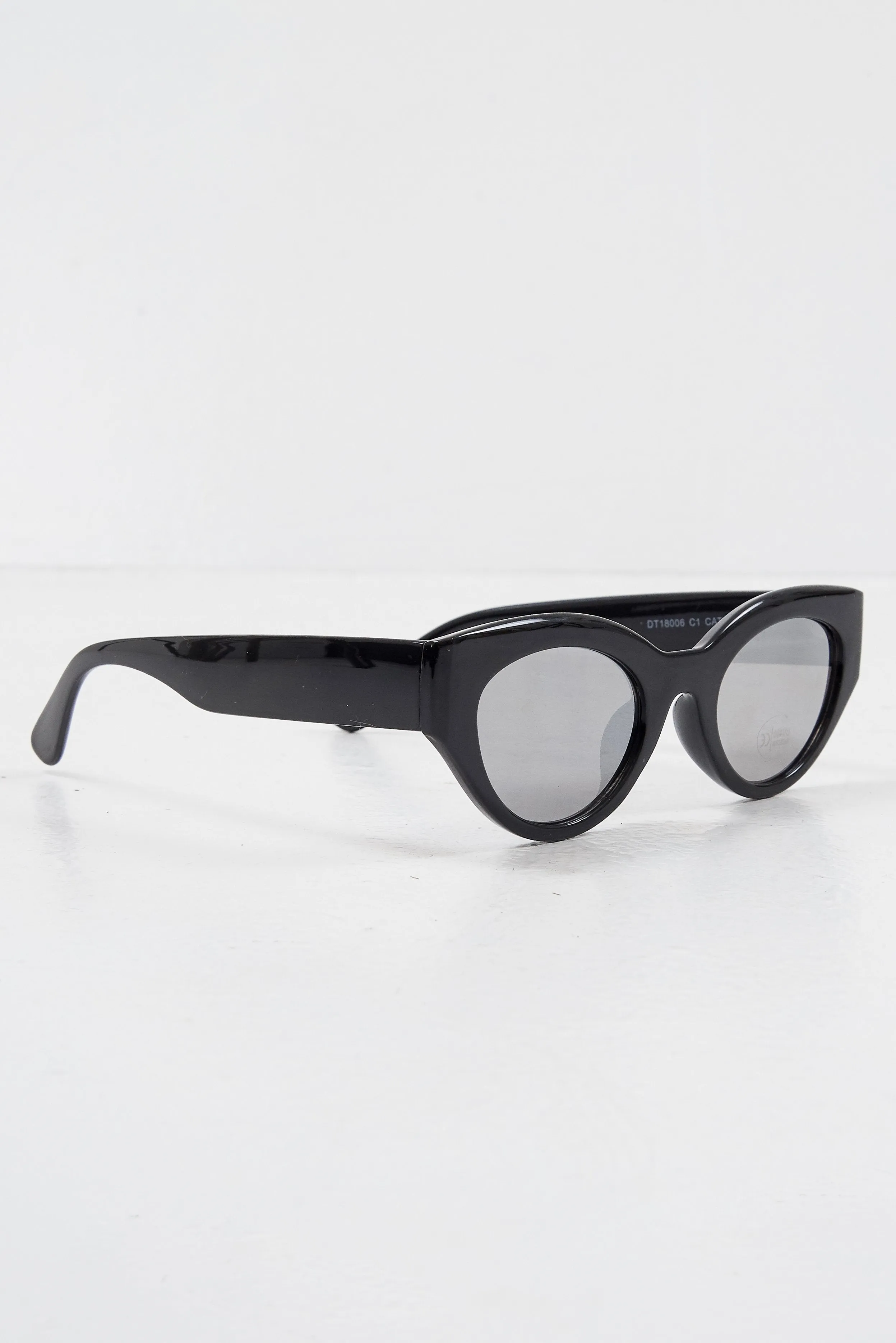 Black Chunky Oval Tinted Lens Sunglasses - Dailey