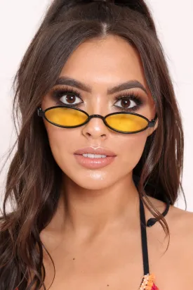 Black Yellow Tinted Oval Retro Sunglasses - Hudsen