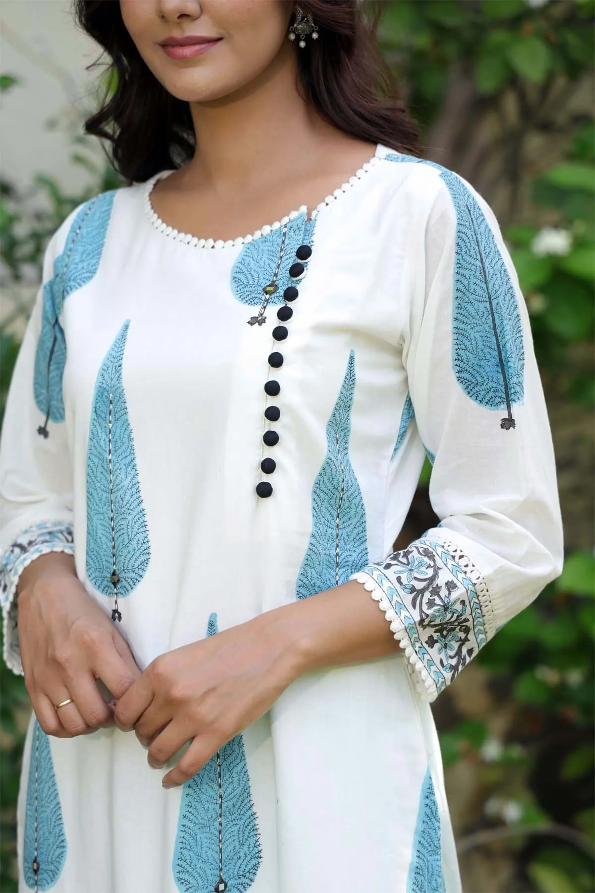 Straight Fit Hand Block Printed Kurta In Off-White Color