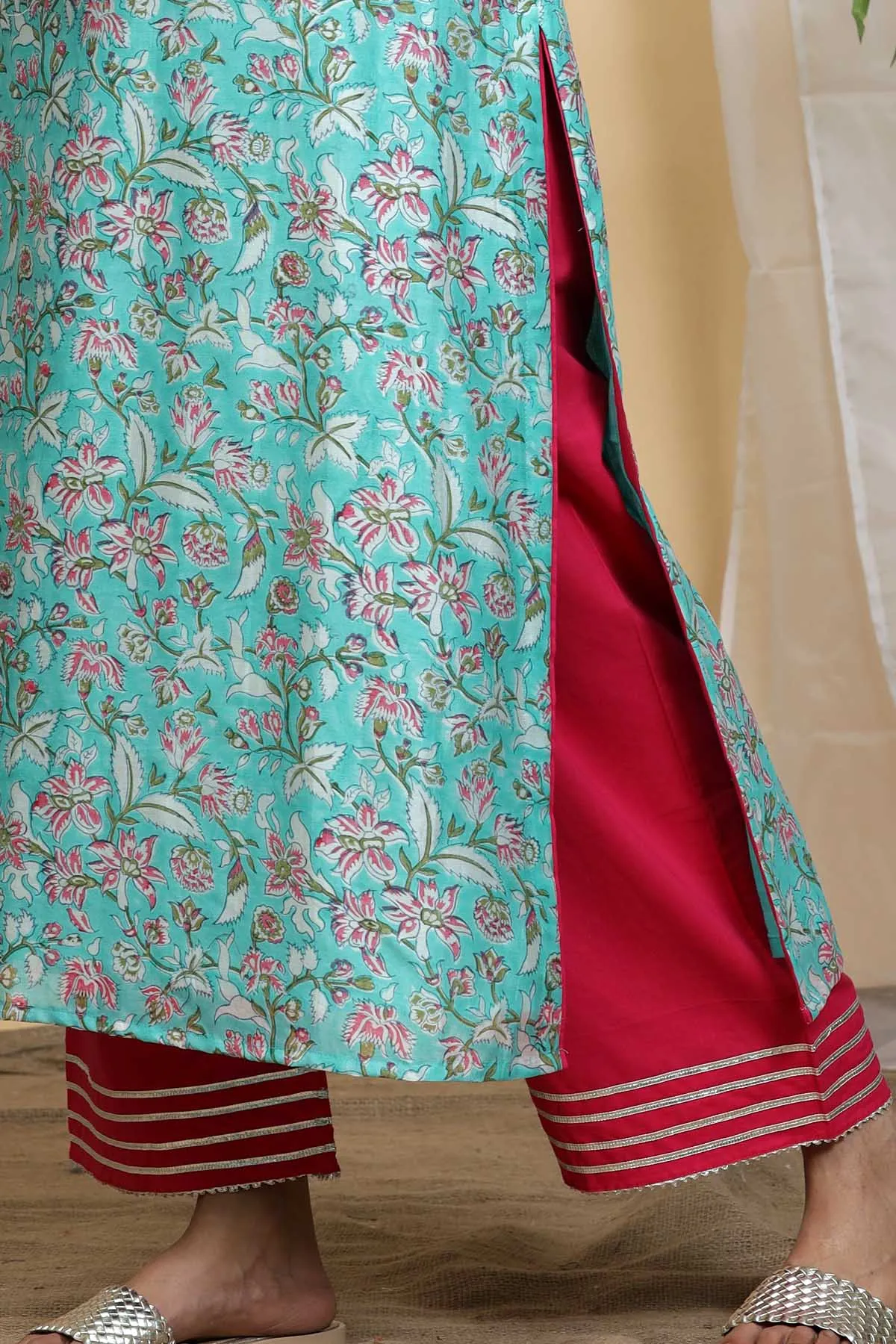 Straight Pants in Rani color
