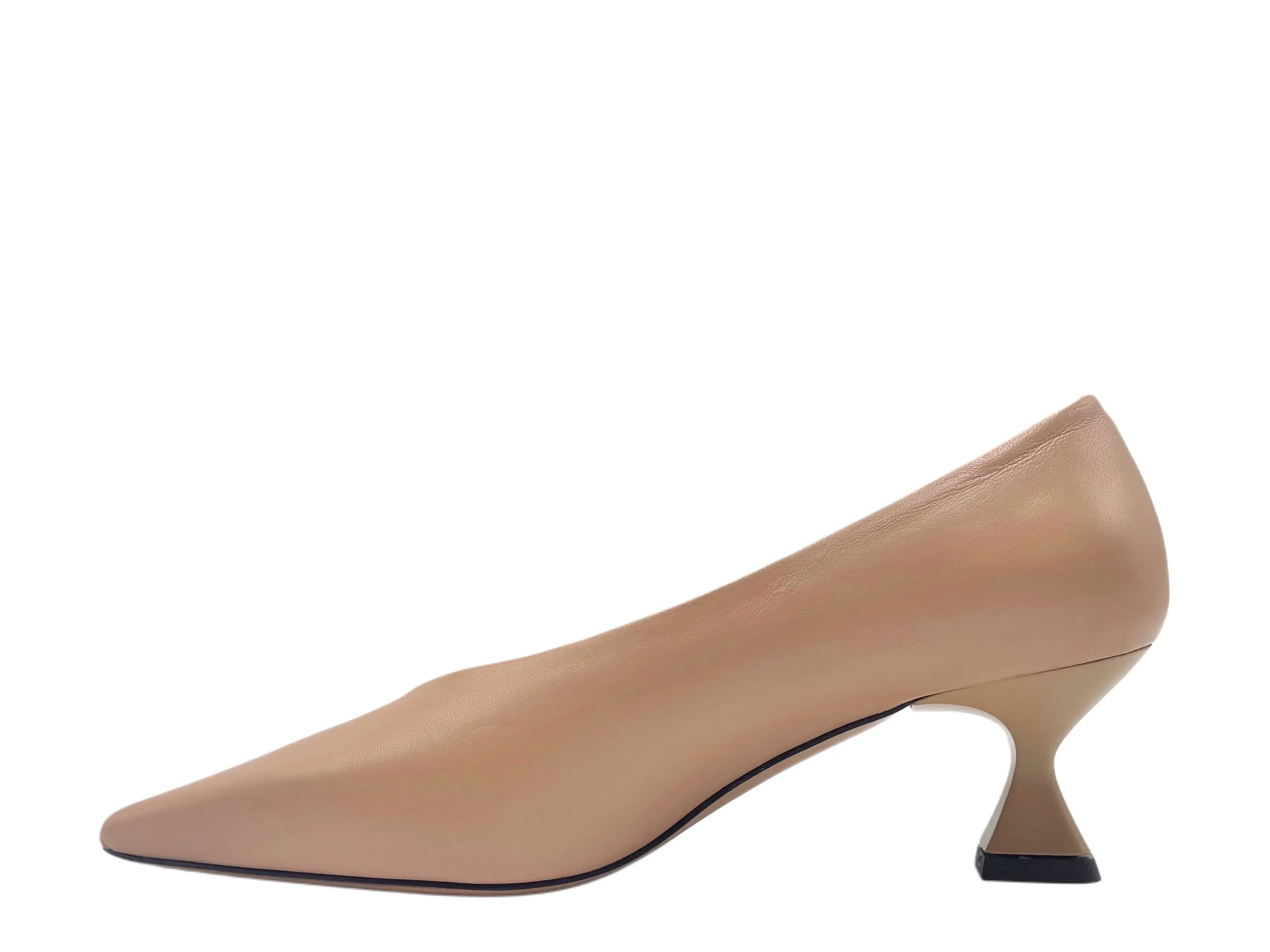 The Seller - SS108 (Nude)