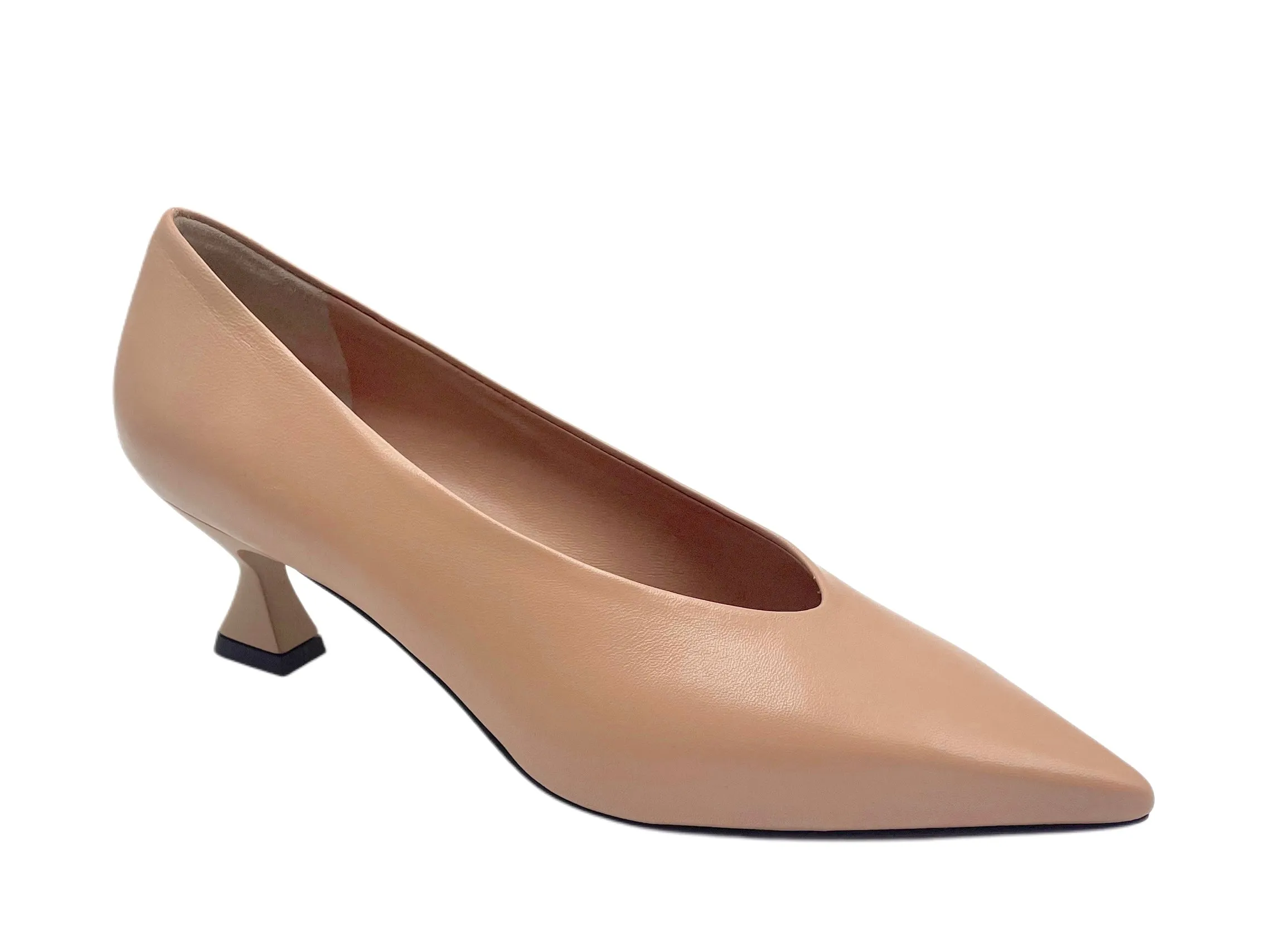 The Seller - SS108 (Nude)