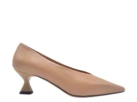 The Seller - SS108 (Nude)