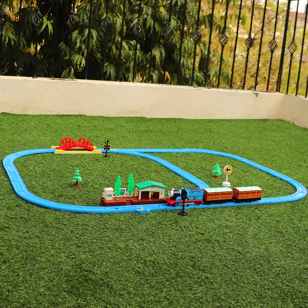 Toy Train Playset with Changeable Tracks (Light & Sound)